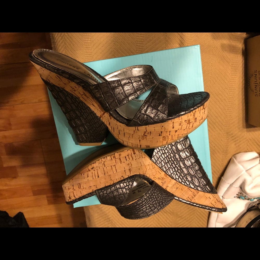 Chinese laundry wedges